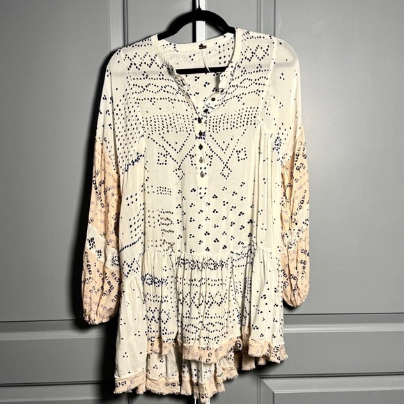 Free People Dresses & Skirts - Free People Boho Tunic Dress Medium Cream Abstract Print Long Sleeve Viscose